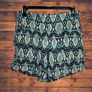 5 for $25🔥Wildfox Blue Boho Print Shorts Small